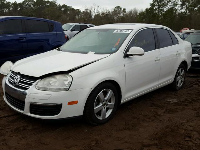 3VWRM71K79M091165 - 2009 VOLKSWAGEN JETTA SE WHITE photo 2