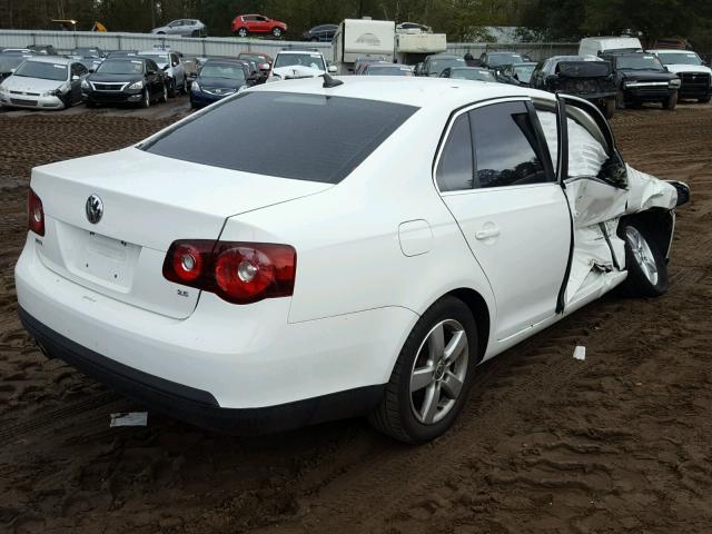 3VWRM71K79M091165 - 2009 VOLKSWAGEN JETTA SE WHITE photo 4