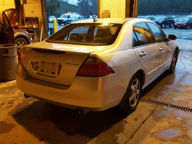 JHMCN36427C003158 - 2007 HONDA ACCORD HYB SILVER photo 4