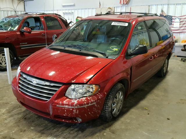 2C4GP54L95R164470 - 2005 CHRYSLER TOWN & COU RED photo 2