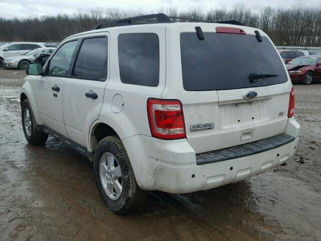 1FMCU9D73AKC41677 - 2010 FORD ESCAPE XLT WHITE photo 3