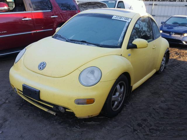 3VWCP21C91M463635 - 2001 VOLKSWAGEN NEW BEETLE YELLOW photo 2