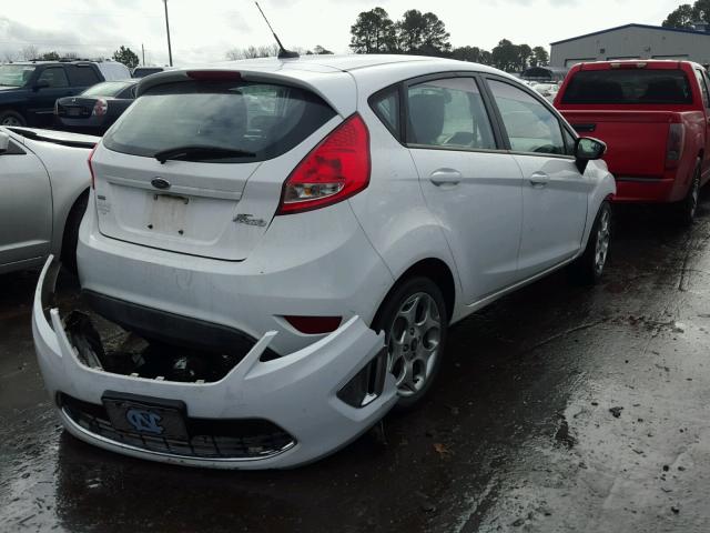 3FADP4FJ1BM157255 - 2011 FORD FIESTA SES WHITE photo 4