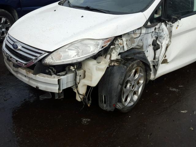 3FADP4FJ1BM157255 - 2011 FORD FIESTA SES WHITE photo 9