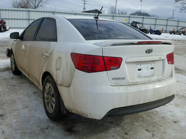 KNAFT4A24D5680807 - 2013 KIA FORTE LX WHITE photo 3