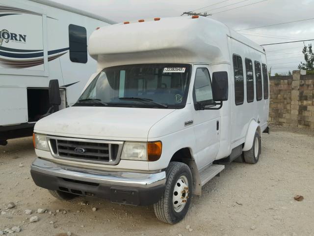 1FDWE35L86HB24586 - 2006 FORD ECONOLINE WHITE photo 2