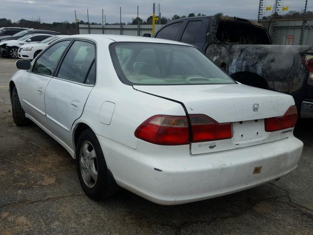 1HGCG5654WA225891 - 1998 HONDA ACCORD EX WHITE photo 3