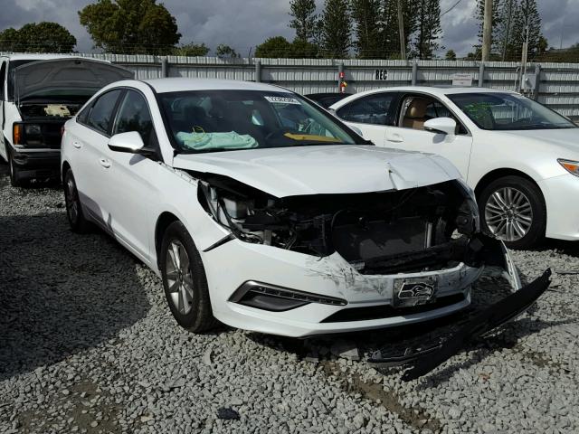 5NPE24AFXFH062026 - 2015 HYUNDAI SONATA SE WHITE photo 1