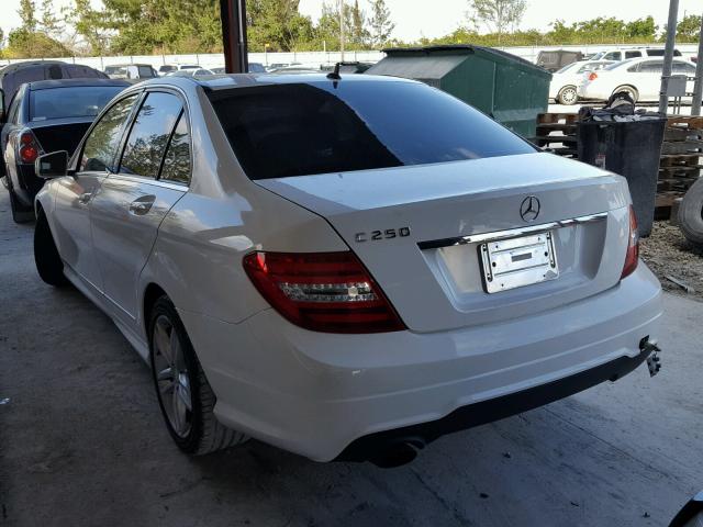 WDDGF4HB1DR284000 - 2013 MERCEDES-BENZ C 250 WHITE photo 3