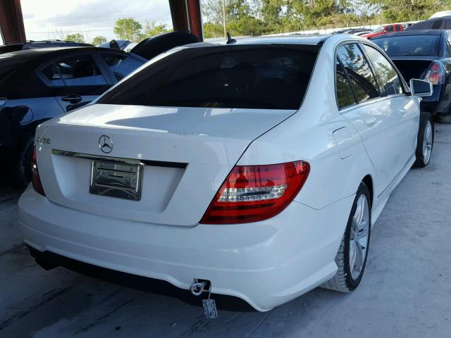 WDDGF4HB1DR284000 - 2013 MERCEDES-BENZ C 250 WHITE photo 4