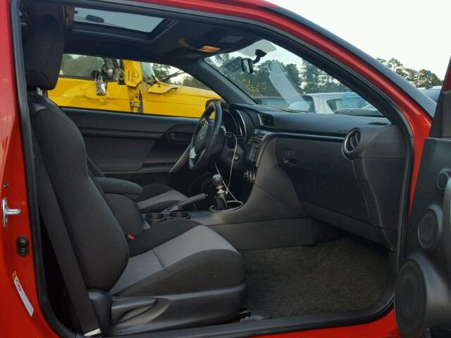 JTKJF5C79F3090127 - 2015 TOYOTA SCION TC 红色 照片 5