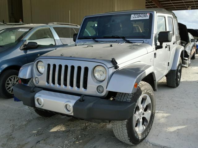 1C4HJWEG8FL543340 - 2015 JEEP WRANGLER U SILVER photo 2