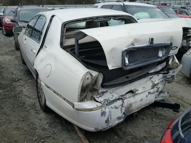 1LNHM81W03Y615836 - 2003 LINCOLN TOWN CAR E WHITE photo 3