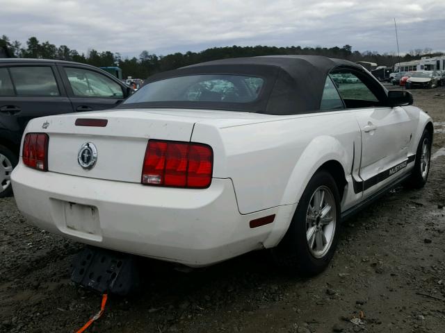 1ZVHT84NX95133733 - 2009 FORD MUSTANG WHITE photo 4