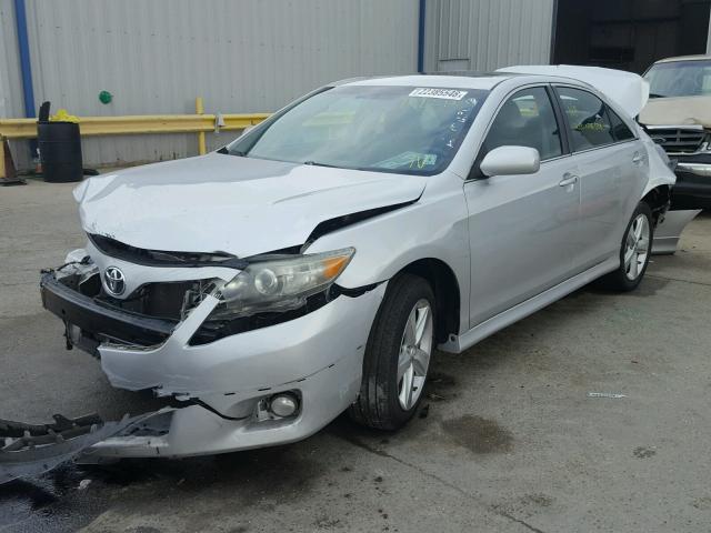 4T1BF3EK3BU214927 - 2011 TOYOTA CAMRY BASE SILVER photo 2