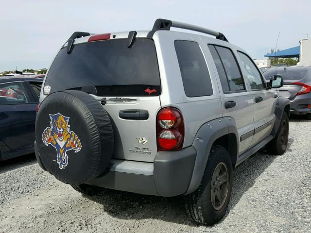 1J4GL38K46W196487 - 2006 JEEP LIBERTY RE SILVER photo 4