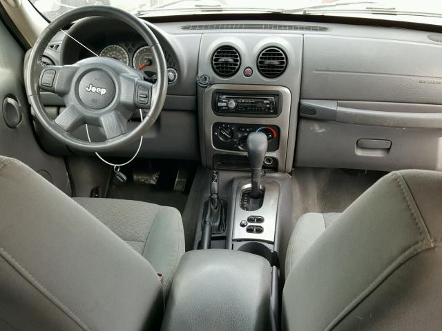 1J4GL38K46W196487 - 2006 JEEP LIBERTY RE SILVER photo 9