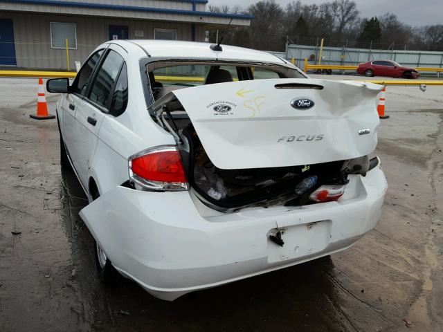 1FAHP3FN9BW129055 - 2011 FORD FOCUS SE WHITE photo 9