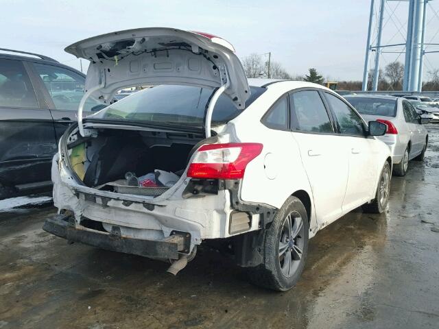 1FADP3F21EL291417 - 2014 FORD FOCUS SE WHITE photo 4