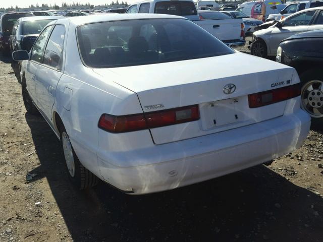 JT2BG22K9V0022156 - 1997 TOYOTA CAMRY LE WHITE photo 3