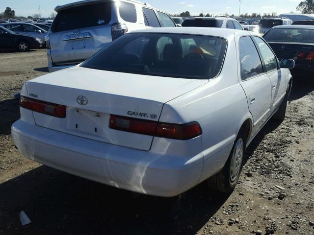 JT2BG22K9V0022156 - 1997 TOYOTA CAMRY LE WHITE photo 4