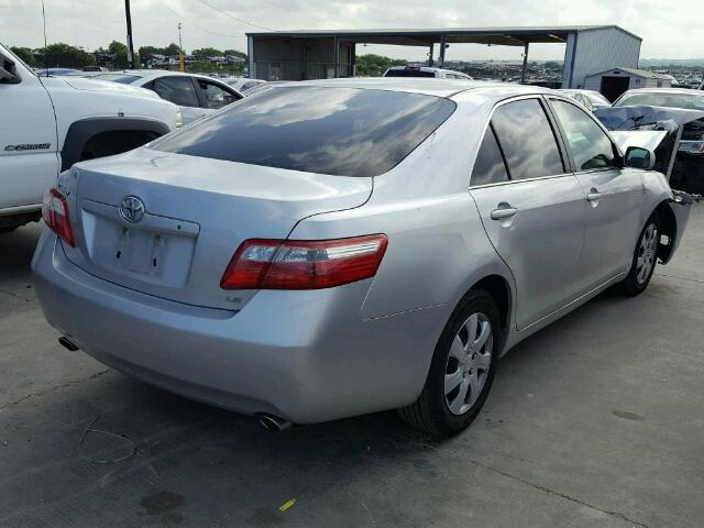 4T1BK46K49U085798 - 2009 TOYOTA CAMRY SE SILVER photo 4