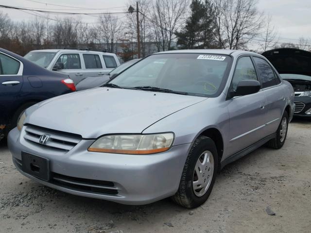 1HGCF86612A021802 - 2002 HONDA ACCORD VAL SILVER photo 2