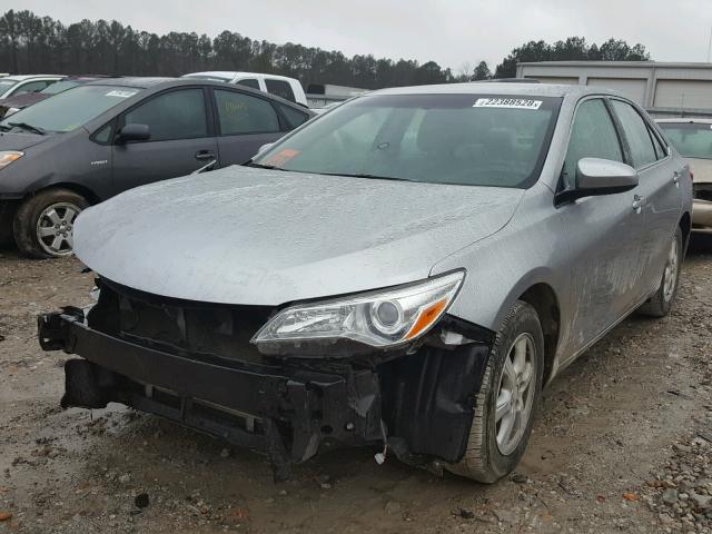 4T1BF1FK5FU003706 - 2015 TOYOTA CAMRY LE SILVER photo 2