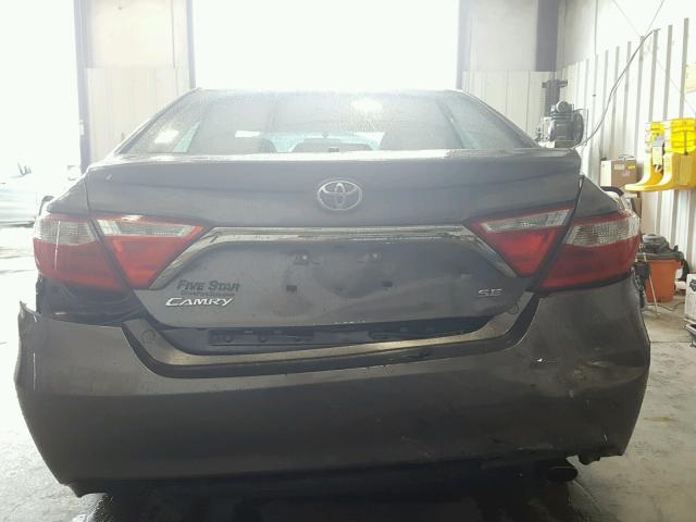 4T1BF1FK5FU044384 - 2015 TOYOTA CAMRY LE GRAY photo 9