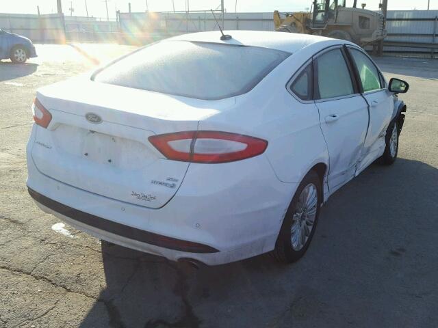 3FA6P0LU1DR324512 - 2013 FORD FUSION SE WHITE photo 4