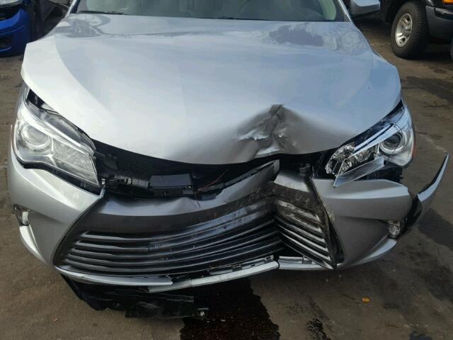 4T1BF1FK9HU684844 - 2017 TOYOTA CAMRY LE SILVER photo 9