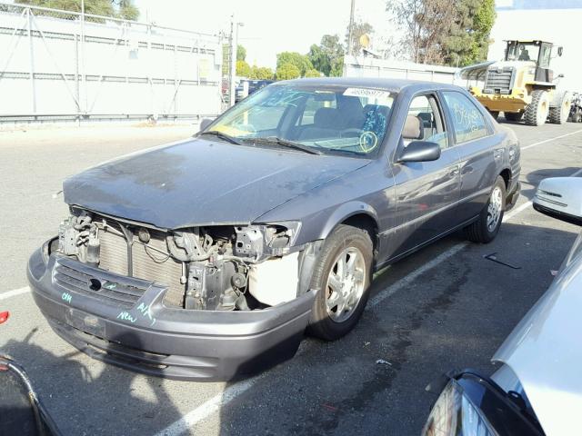 4T1BF22K4XU081276 - 1999 TOYOTA CAMRY LE GRAY photo 2