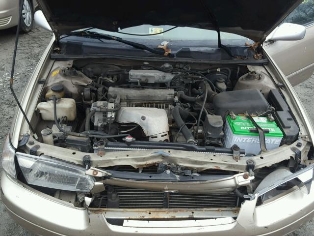 JT2BG28KXW0153797 - 1998 TOYOTA CAMRY LE TAN photo 7