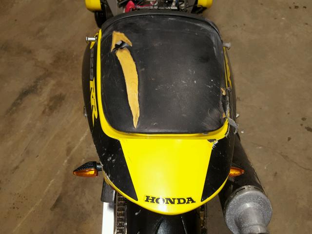 JH2SC44001M101395 - 2001 HONDA CBR900 RR YELLOW photo 6