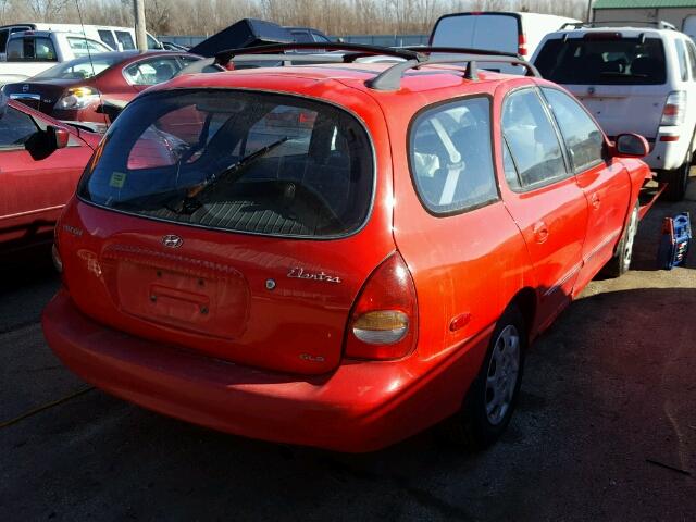 KMHJW35F4YU178981 - 2000 HYUNDAI ELANTRA GL RED photo 4