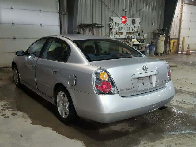 1N4AL11D83C249402 - 2003 NISSAN ALTIMA BAS SILVER photo 3