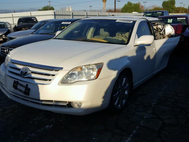 4T1BK36B17U218038 - 2007 TOYOTA AVALON XL WHITE photo 2