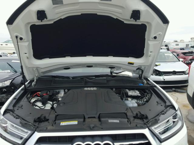 WA1LHAF76HD047922 - 2017 AUDI Q7 PREMIUM WHITE photo 7