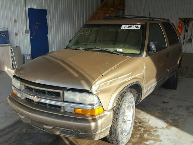 1GNCS13W0X2204865 - 1999 CHEVROLET BLAZER GOLD photo 2