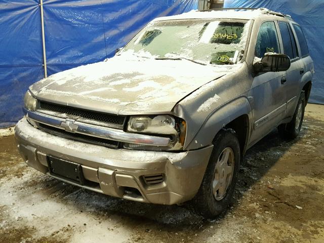 1GNDT13S822170942 - 2002 CHEVROLET TRAILBLAZE GRAY photo 2