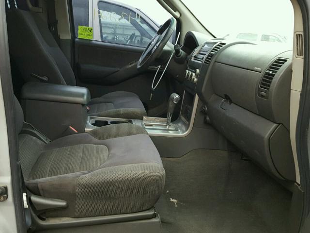 5N1AR18U45C790802 - 2005 NISSAN PATHFINDER SILVER photo 5