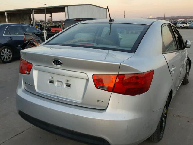 KNAFU4A23B5425902 - 2011 KIA FORTE EX SILVER photo 4