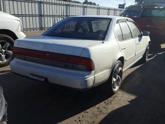 JN1HJ01FXPT110634 - 1993 NISSAN MAXIMA GXE WHITE photo 4