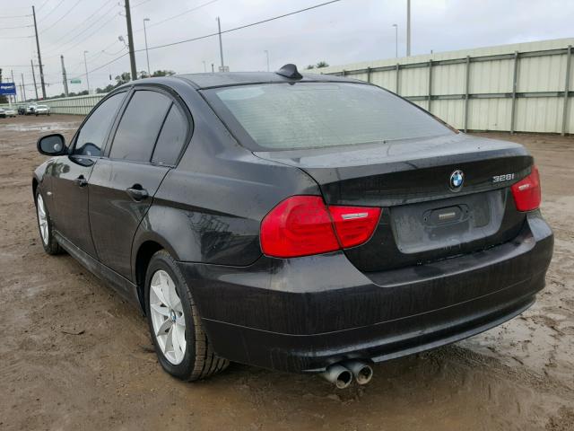 WBAPH7G5XANM53545 - 2010 BMW 328 I BLACK photo 3