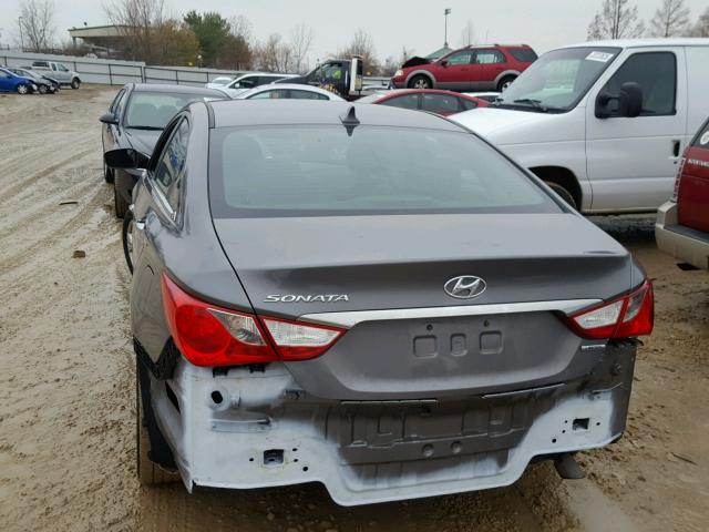 5NPEC4AC5BH129029 - 2011 HYUNDAI SONATA SE GRAY photo 9