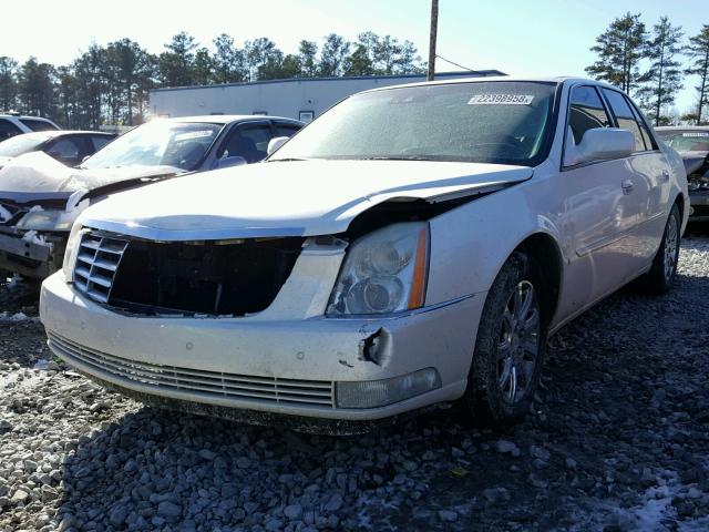 1G6KD57Y58U161019 - 2008 CADILLAC DTS WHITE photo 2