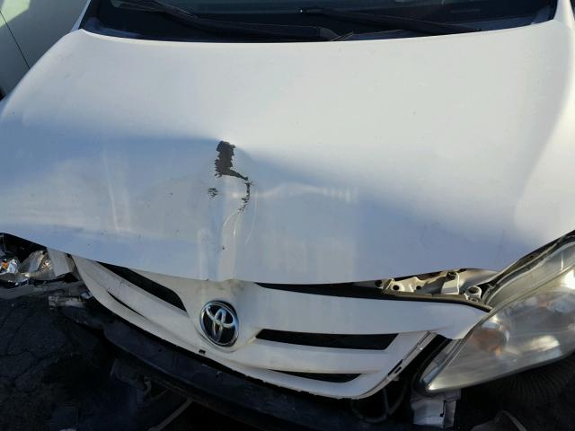 5YFBU4EE5CP054137 - 2012 TOYOTA COROLLA BA WHITE photo 7