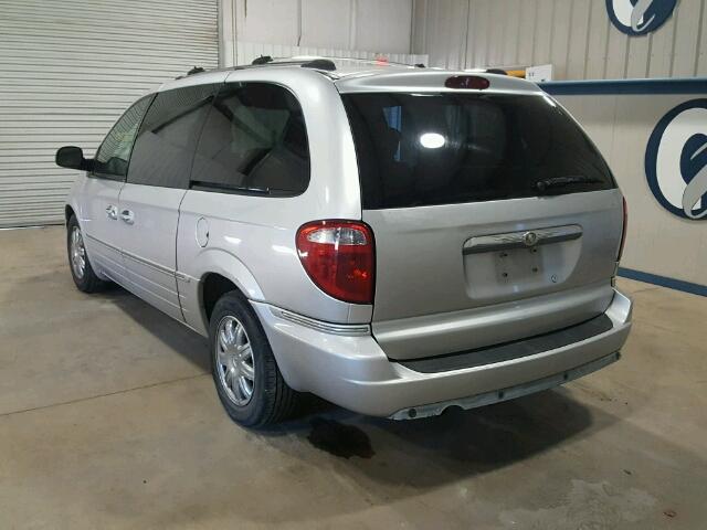 2C8GP64L05R594313 - 2005 CHRYSLER TOWN & COU SILVER photo 3