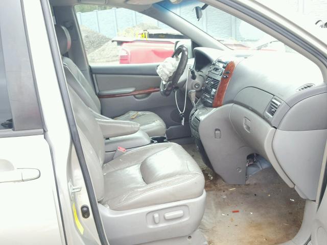 5TDZA22C65S354682 - 2005 TOYOTA SIENNA XLE BEIGE photo 5