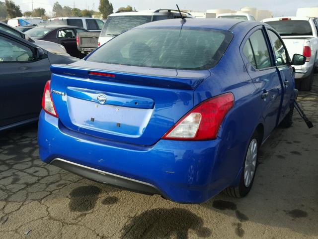 3N1CN7AP4HL801700 - 2017 NISSAN VERSA S BLUE photo 4